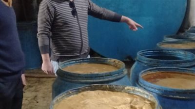 ضبط ورشة لتجميع زيوت الطعام المستعملة بدون ترخيص في الإسكندرية