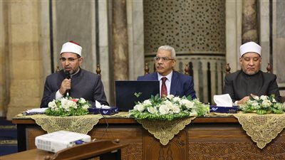 خلال ملتقى الجامع الأزهر، نائب رئيس جامعة الأزهر يحذر من الإسراف في استخدام الأدوية