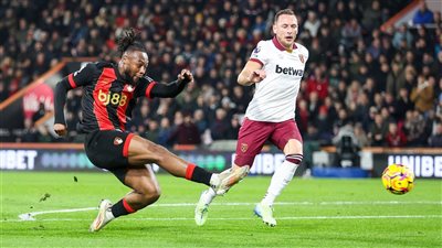 بورنموث يتعادل سلبيا مع كريستال بالاس في الدوري الإنجليزي 