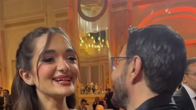 أنا من غيرك باتوه توهان، ملك أحمد زاهر ترقص مع والدها