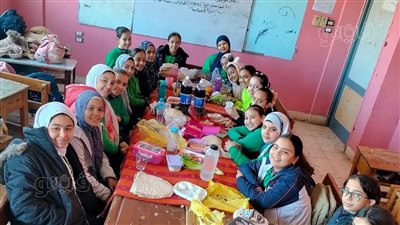 طلاب مدرسة بالغربية ينظمون وجبة إفطار جماعية لتعزيز المحبة والتعاون (صور)