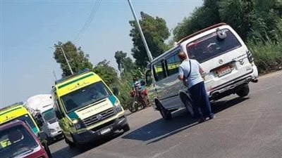 مصرع شاب في حادث تصادم سيارتين بطريق 