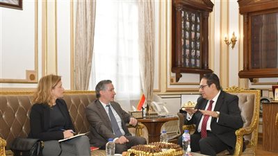 رئيس جامعة القاهرة يلتقى المدير الإقليمى للوكالة الفرانكفونية بالشرق الأوسط