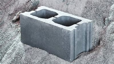 السعودية تطور خرسانة صديقة للبيئة من نوى التمر وقشور القهوة