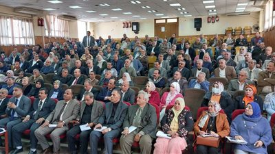  مدير تعليم الشرقية يتابع معايير اختيار رؤساء لجان امتحانات النقل والإعدادية