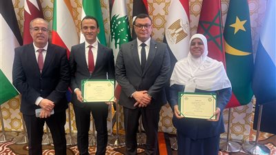 وزير الإسكان يتسلم جائزة فوز مصر عن مشروع 