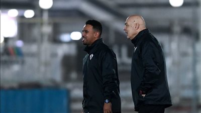 جروس يعقد جلسة مطولة مع لاعبي الزمالك قبل مواجهة سيراميكا كليوباترا 