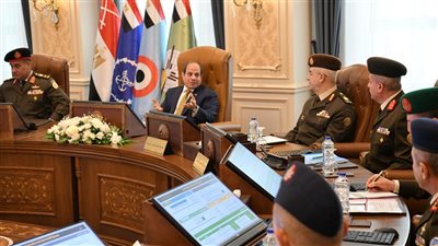 السيسي يعرب عن تقديره لمستوى الاطلاع والمعرفة لطلبة الأكاديمية العسكرية واستيعابهم لجهود الدولة في كافة المجالات