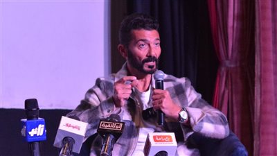 خالد النبوي عن بداياته: مكنتش بحضر محاضرات وسقطت واكتشفت إن الفن مكاني (فيديو)