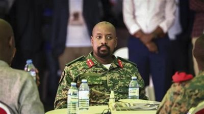 قائد الجيش الأوغندي يهدد بشن حرب على السودان واحتلال الخرطوم