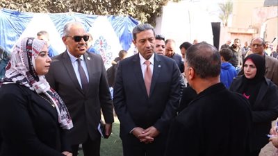 محافظ دمياط يتفقد خدمات المبادرة الرئاسية 