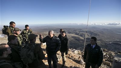 نتنياهو يوجه رسالة مستفزة من قمة جبل الشيخ السوري (صور)