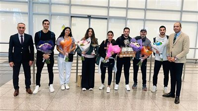 شاهد استقبال وزارة الشباب والرياضة لأبطال مصر بعد التتويج ببطولة العالم للإسكواش 