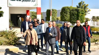 قيادات قطاع المرافق بهيئة المجتمعات العمرانية يتفقدون مشروعات مدينة السويس الجديدة