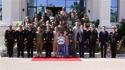 القوات المسلحة تنظم زيارة لعدد من الملحقين العسكريين المعتمدين إلى قيادة القوات البحرية