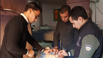 غلق 100 منشأة وإعدام أغذية فاسدة خلال حملة على الأسواق بالدقهلية