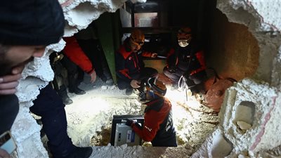 بعد تفتيشه ومسحه ضوئيا، ماذا وجد المسعفون الأتراك داخل سجن صيدنايا؟