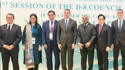 مصر تستضيف قمة منظمة الدول الثماني الإسلامية للتعاون الاقتصادي.. وزير الخارجية يشارك في اجتماع اليوم.. الرئيس الإيرانى يزور مصر لأول مرة.. وانطلاق القمة غدًا بحضور الرئيس الفلسطيني 