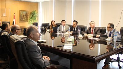 مركز تحديث الصناعة يبحث الاستفادة من التكنولوجيا الصينية 