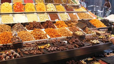 تبكير موسم ياميش رمضان 2025.. لفة قمر الدين تصل لـ 142 جنيهًا.. وأسعار الفستق تفوق التوقعات.. والتجار يوضحون الأسباب