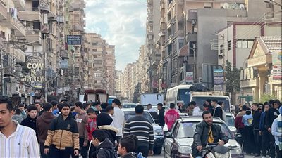 تكدس مروري أمام “تمريض المنصورة” بسبب غلق أبواب المعهد أمام الطلاب 