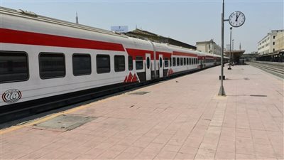 التصريح بدفن جثماني شابين لقيا مصرعهما دهسًا بالقطار في القليوبية