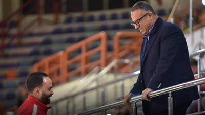 كرة السلة، صدام مبكر بين مجلس 