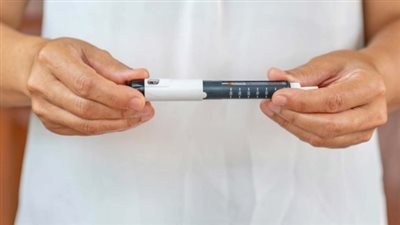 بعدما تسببت في شلل بالمعدة لإدوارد، أستاذ بهارفارد يكشف البديل الآمن لحقن التخسيس 