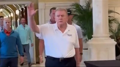 ترامب يخطف الأنظار بقصة شعر جديدة