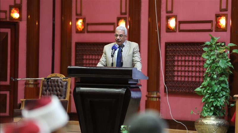 الدكتور محمود صديق،