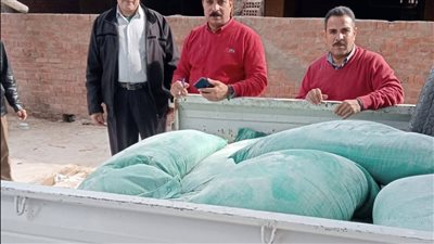  ضبط 27 جوال دقيق مدعم قبل تهريبه وبيعه بالسوق السوداء في أوسيم (صور)