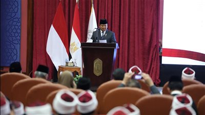الرئيس الإندونيسي يلتقي طلاب بلاده بالأزهر ويؤكد: فخرنا ومصدر سعادتنا 