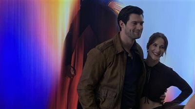 ديفيد كورنسويت ورايتشل بروسناهان في الإعلان الرسمي لفيلم SUPERMAN (صور)