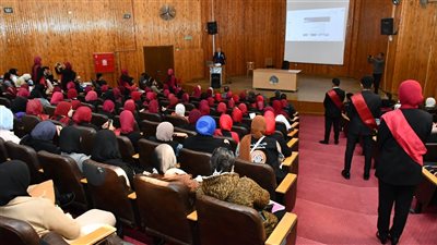 جامعة القناة تنظم ندوة توعوية حول مخاطر المخدرات على الشباب (صور) 