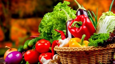 أسعار الخضار اليوم بسوق العبور، تهاوي الجزر والبصل الأحمر وجنون الليمون والفلفل