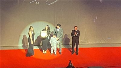 وزير الثقافة يكرم أسرة محمد رحيم 