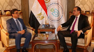 رئيس الرعاية الصحية يلتقي نقيب الأطباء البيطريين لبحث سبل التعاون المشترك