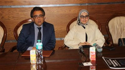 طب أسنان عين شمس تناقش 