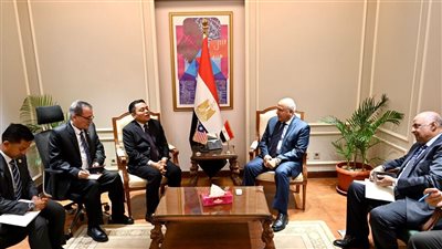 وزير الصناعة يستقبل سفير دولة ماليزيا لبحث سبل تعزيز التعاون بين البلدين