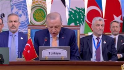 من القاهرة، أردوغان يدعو إلى دعم الشباب واستخدام الذكاء الاصطناعي والتكنولوجيا بمختلف القطاعات