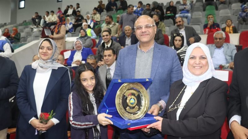محافظ القليوبية خلال