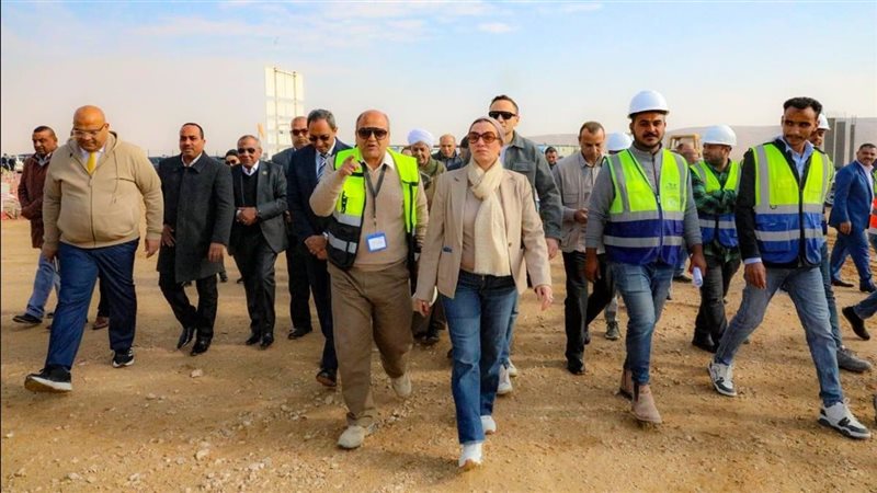 وزيرة البيئة تزور