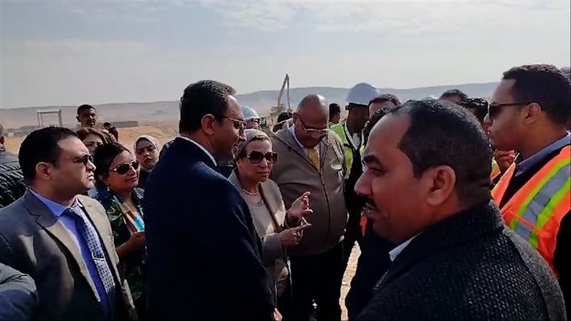 وزيرة البيئة تطالب
