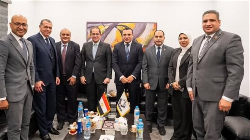 لقاء وزير المالية