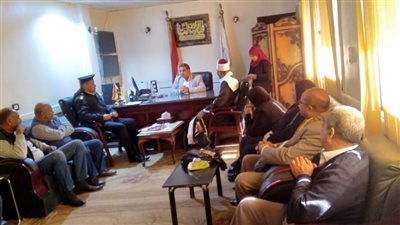 مجلس مدينة أرمنت يعقد اجتماعًا موسعًا لبحث سبل حماية الأطفال من العنف (صور)