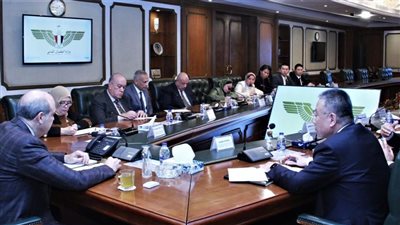 وزير الطيران يلتقي مسئولي شركة CCCC الصينية المتخصصة في البناء والمواصلات