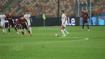 محمد عادل يحرز هدف تعادل الزمالك في شباك سيراميكا بالخطأ في مرماه