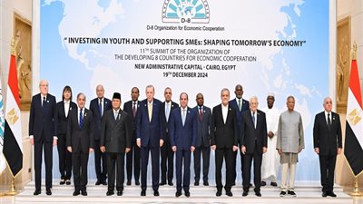 نشاط رئاسي مكثف، السيسي يفتتح قمة الدول الثماني ويلتقي رؤساء تركيا وإيران وفلسطين ولبنان وبنجلاديش (صور)