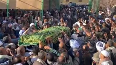 الآلاف خرجوا لوداعه.. جنازة مهيبة للشيخ محمد الجيلاني بالأقصر (صور)