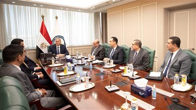 وزير البترول يبحث مع مجموعة القحطاني السعودية فرص التعاون المشترك